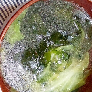 キャベツとわかめの中華スープ